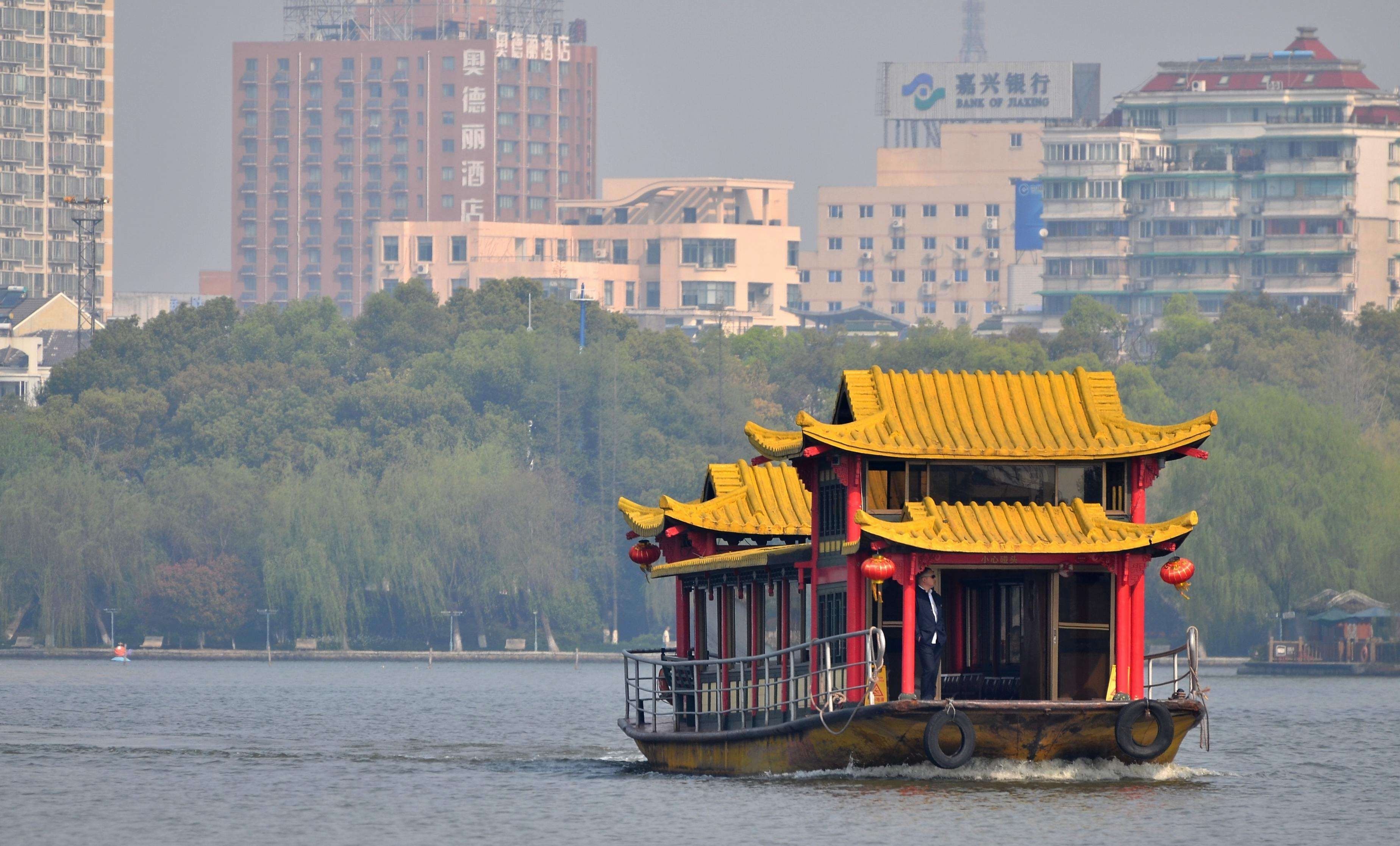 乾隆六下江南,每次均登临此楼,难道和他传说中的身世有关?