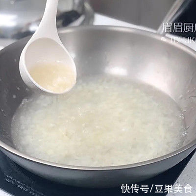 桂花蜜|冬日滋补,你需要这道雪梨银耳糕