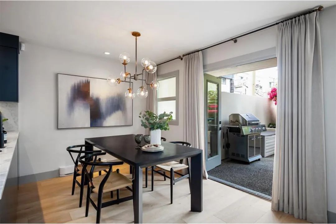 女友|110㎡现代简约，他买带院子的房子，跟女友求婚，浪漫令人羡慕