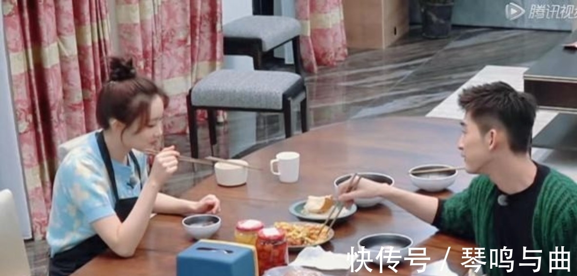 难堪|孟子义让郭麒麟给自己系安全带，警惕对方炒CP，张翰可不惯着她？