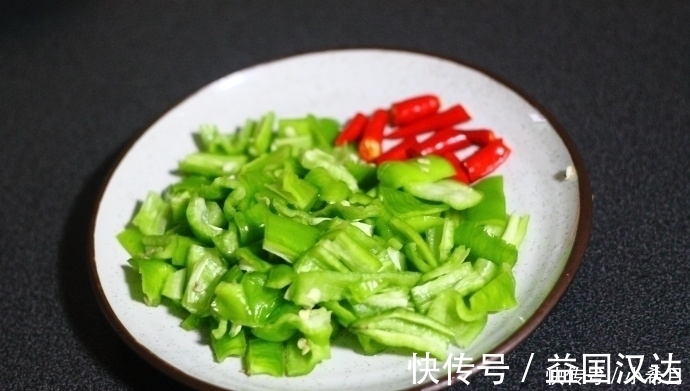 快手菜|五分钟做一道快手菜，男人拿它当下酒菜，女人和孩子拿它当下饭菜