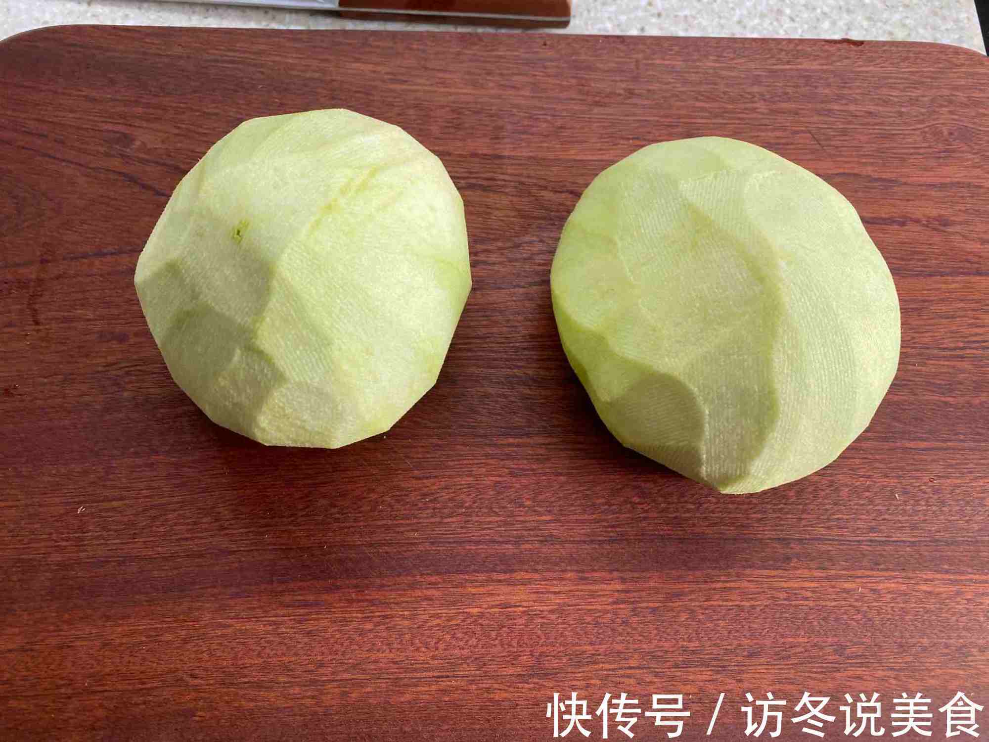 现在才知道,炒茄子不能先放油!大厨教你1招,茄子不吸油不发黑