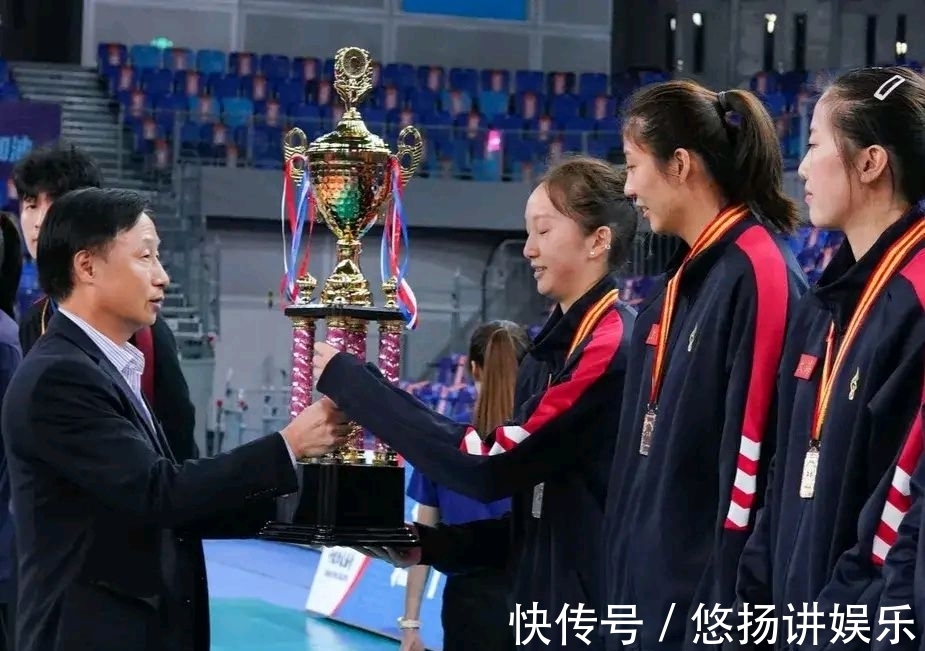 刘美君|郎平事件又起!排协任性妄为出尔反尔,女排2人有苦难言只得认栽