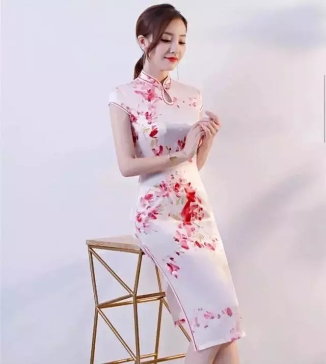 女人|记住这些小技巧,走秀丝绸旗袍轻松穿上身