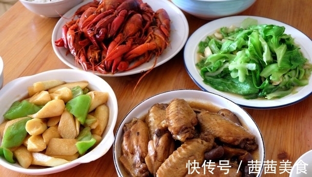 茭白|普通人家的家常午餐,四菜一汤一主食,做法简单,家人爱吃