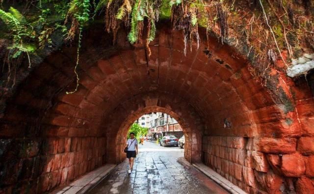 海棠记忆海棠院里寻春色日炙荐红满院香