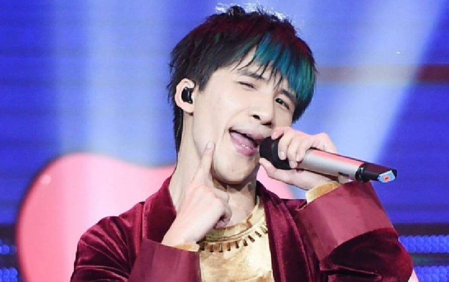 最不务正业的四位明星,前三位都饱受争议,唯独她频繁亮相综艺却不被讨厌!