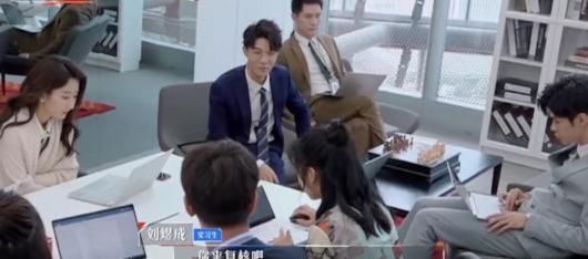 参与|何旻哲黑料满满,但能顺利参与录制,肯定是节目组准备的炮灰