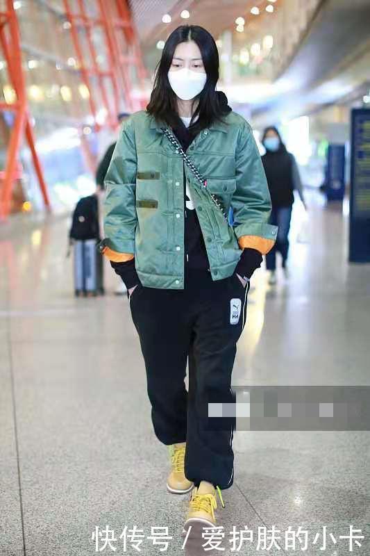 基础|冬天怎么利用基础款穿得保暖又时髦,跟刘雯学就对了