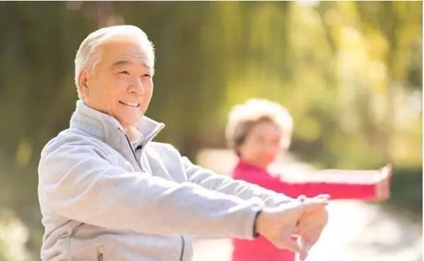 气血|7个动作,不仅可以助人长寿,每天要练一练,寿比南山不老松