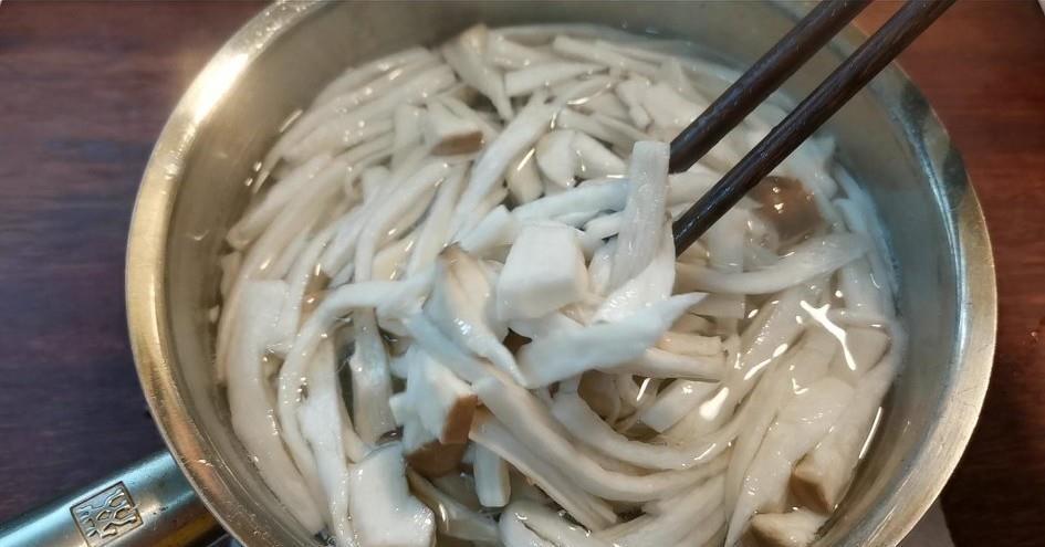 好吃|超级好吃的孜然香辣杏鲍菇,做法比烤肉还香