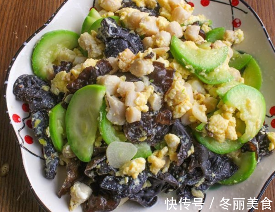 几天不吃它女儿还馋得慌，换季补充体力，她吃得超满足