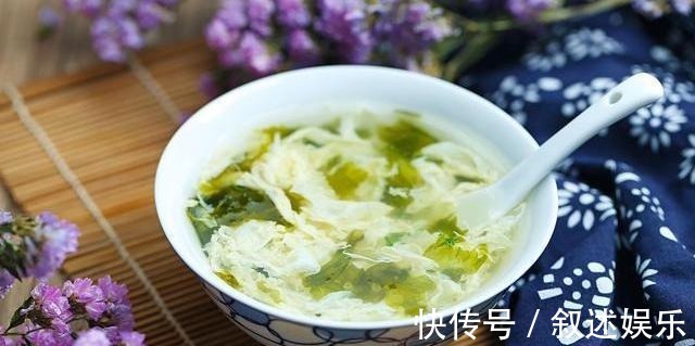 钙质|女人50岁后,容易发生骨质疏松,吃4物,做2事,美容养颜又补钙