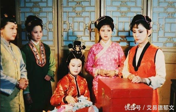  王善保家|《红楼梦》里王熙凤参与夜抄是迫不得已的？