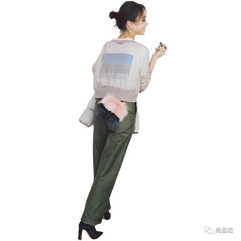 配色对了 毛衣才能穿得出彩