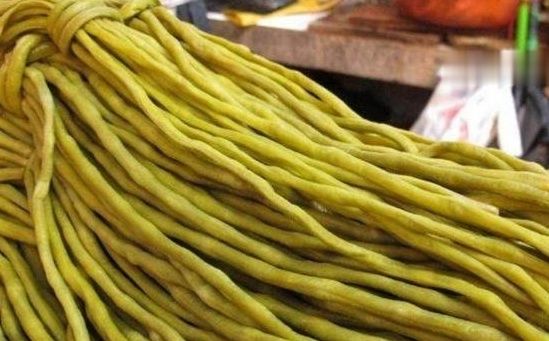 酸豆角是不用焯水，许多人都弄错了，难怪泡的不脆不酸不爽！