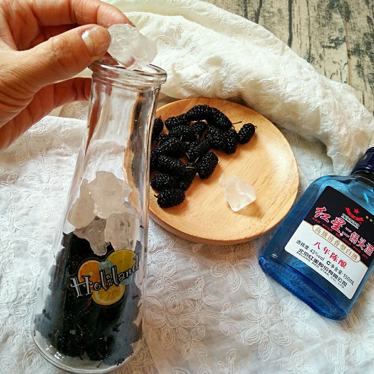 染发|别总去染发了,白头发的人多吃此果酒,坚持半个月,头发乌黑发亮