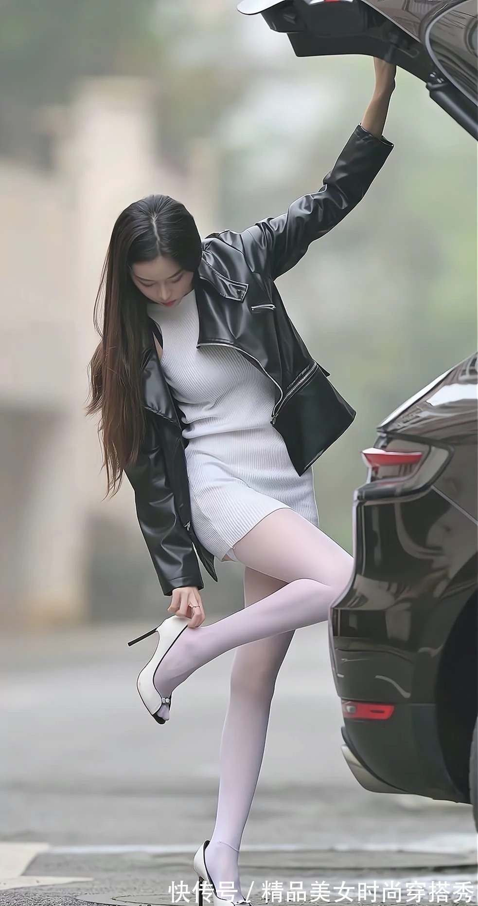 皮衣外套 软糯的针织搭配帅气的皮衣外套,又飒又时尚