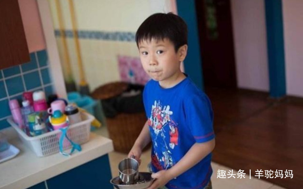 启蒙老师|有儿子的家庭,父母有些话烂在肚子里也别往外说,不然娃会没出息