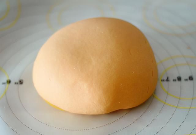 搞定|胡萝卜花卷家常做法,用一根筷子就能搞定,暄软层次还多