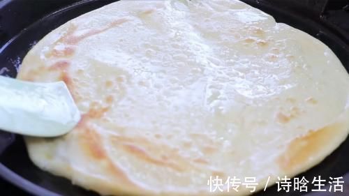 烙饼时，不要直接烙，多加这两步，饼柔软又起层，3分钟就能出锅