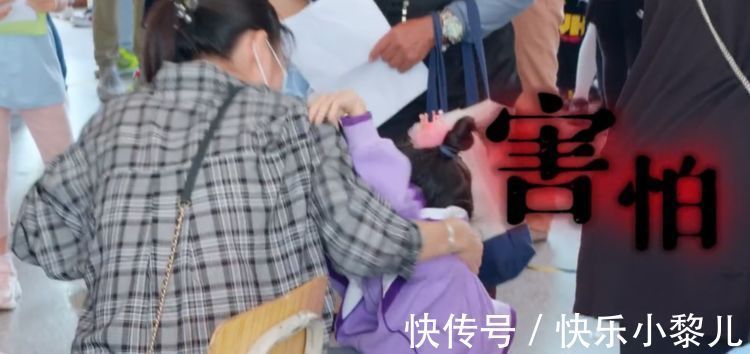 疫苗|一哭二闹三打滚,萌娃接种疫苗名场面,家长捂脸:我可太费劲了