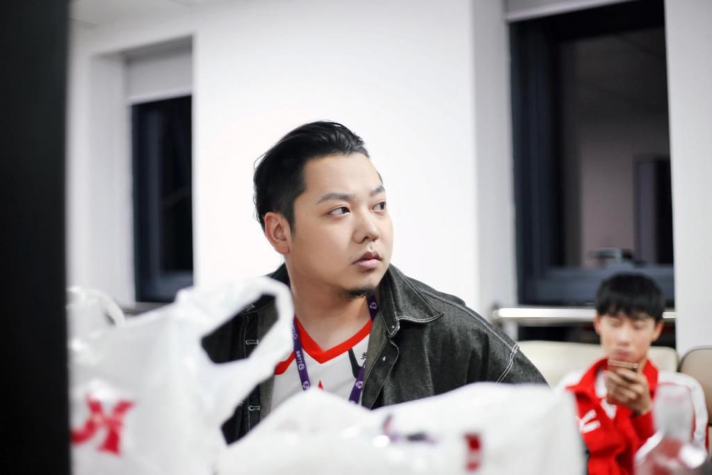 六哥|AG取得七连胜，六哥因身体原因没能上场，梦泪赞叹月光的高情商！