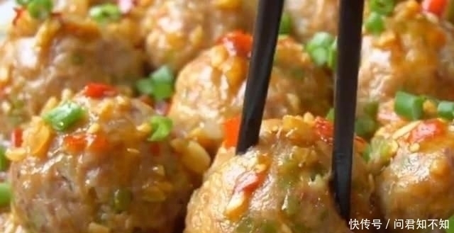 做法|白萝卜最好吃的做法,不水煮不油炸,鲜嫩又多汁,一口一个真过瘾