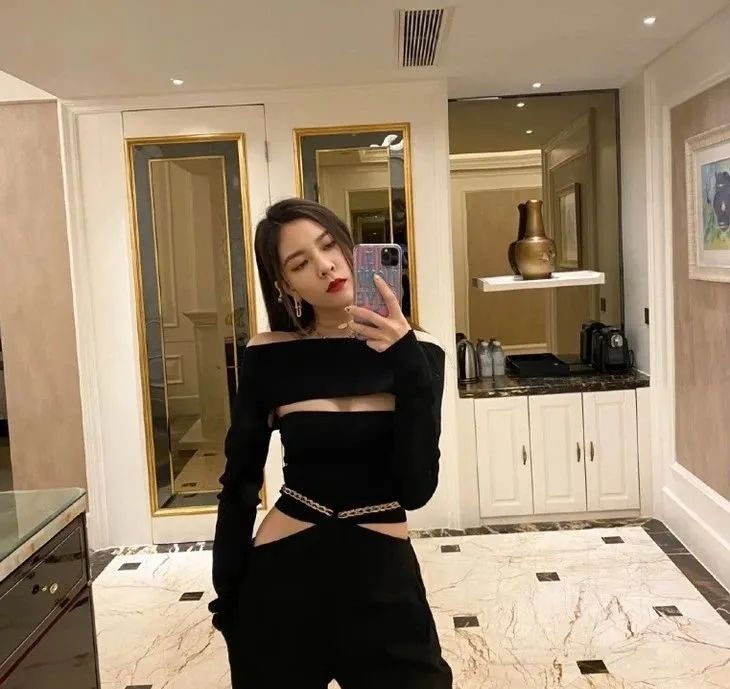 针织|一字肩针织衫,9月不穿傲娇下线