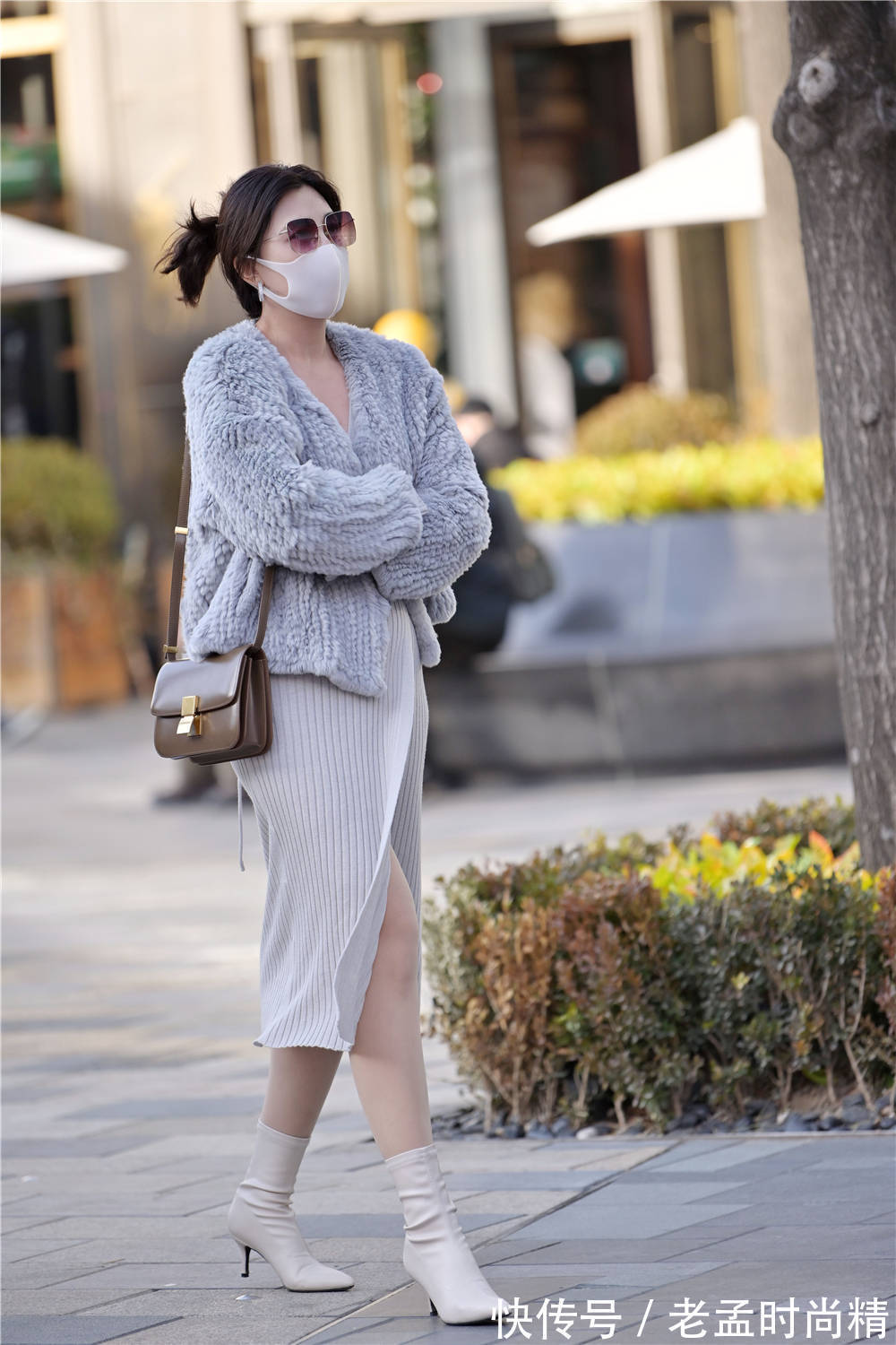 大衣 冬季选择高跟短靴逛街,选对了款式很重要,适合自己才更好