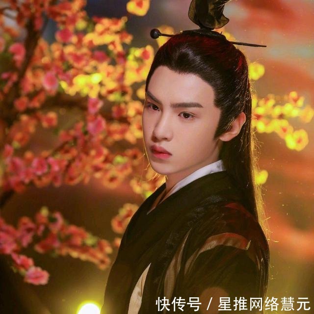 拒绝|黄明昊试镜想成王一博2号,粉丝果断拒绝,胡一天试镜花城遭热议