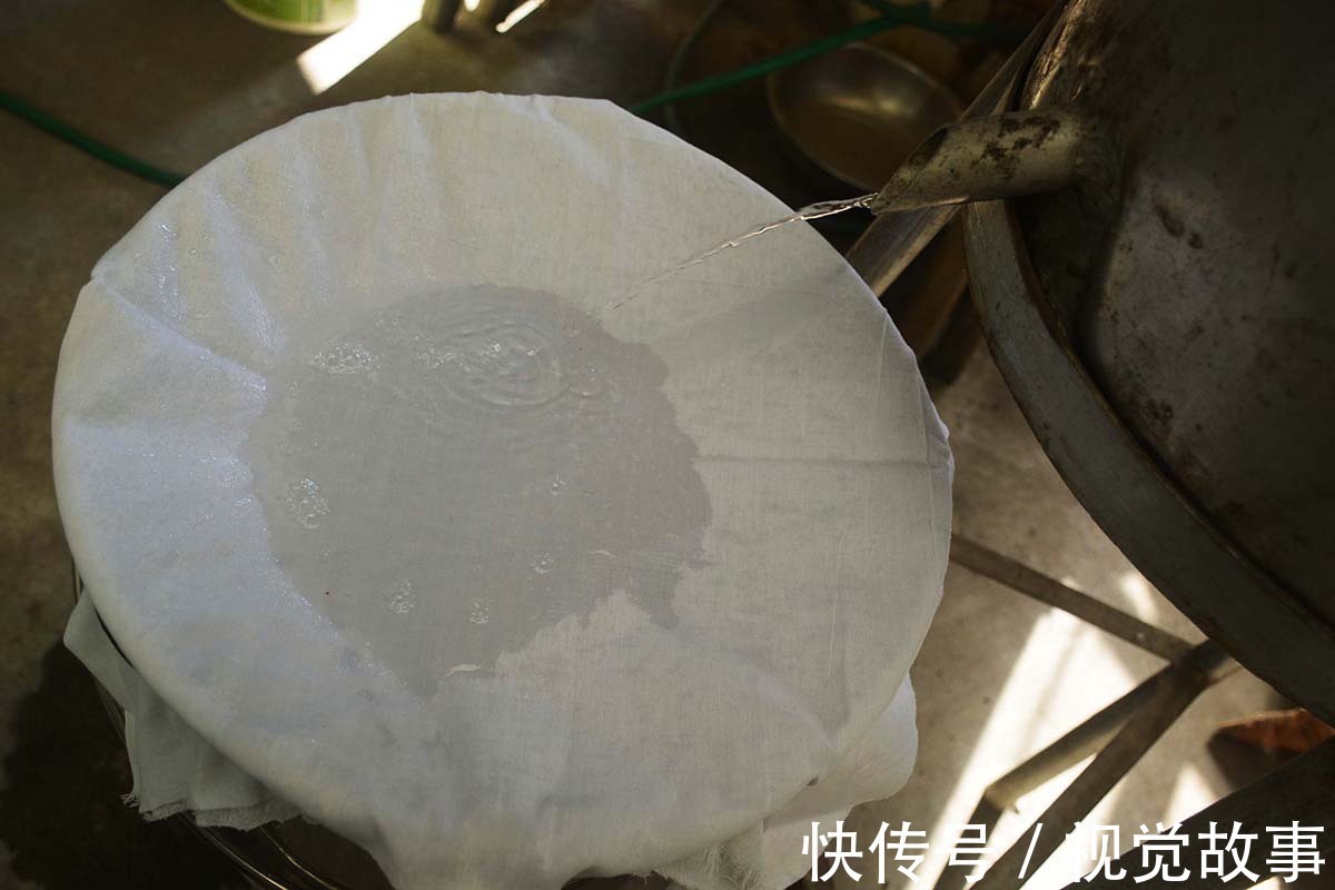 糯稻|80岁大爷住山村,种菜砍柴样样活都干,村民称会“享福”