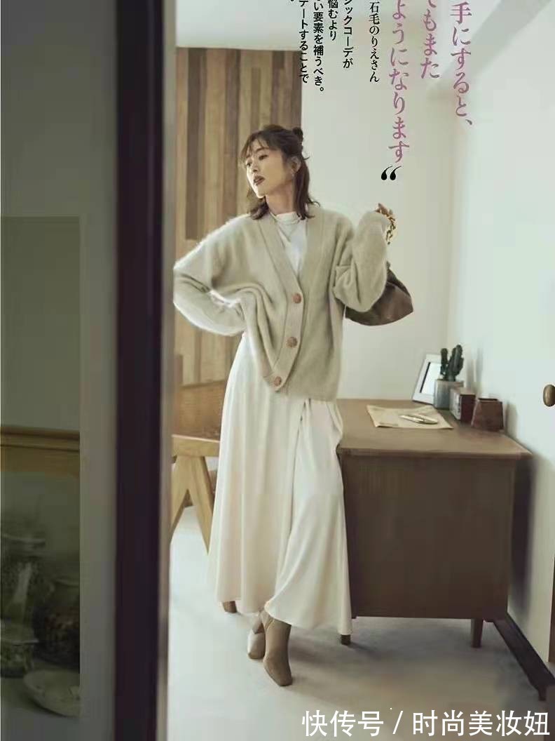 裙子 35+沉迷日系半身裙的优雅,配毛衣减龄气质,提升气质的好神器