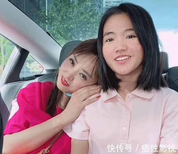 李勒優(yōu)|《變形計》李勒優(yōu)被城市媽媽收養(yǎng)后,變得愛臭美,學(xué)習(xí)不忘貼面膜