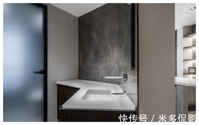 电视|160平的大户型，客厅不装电视墙，智能门隔断，住多久都实用漂亮