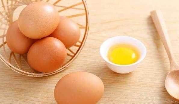 长寿花最爱的“3种”食物，各个都是大补药，比花肥好，花苞量多