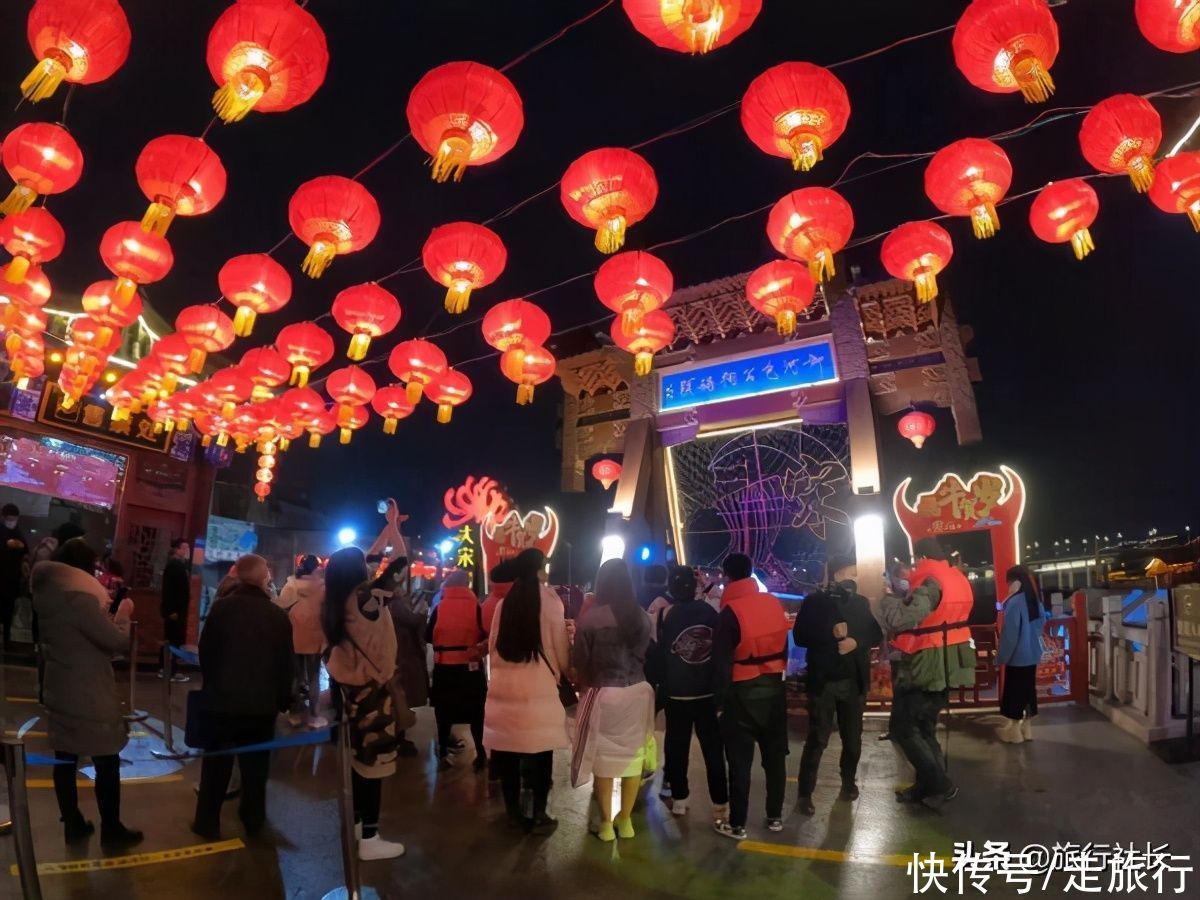 河南开封，游客冒雨也要体验的皇家河道，好在哪里？