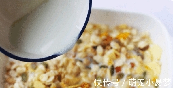 这早餐无油无糖，比蛋糕还好吃，每天1碗体重嗖嗖降，减肥必备