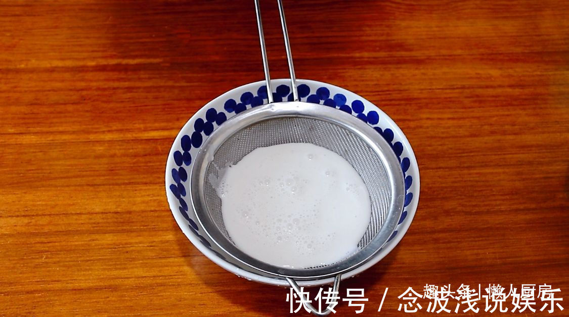 马蹄|这种马蹄糕卖3元多一斤,吃起来软软弹弹,里面脆脆的