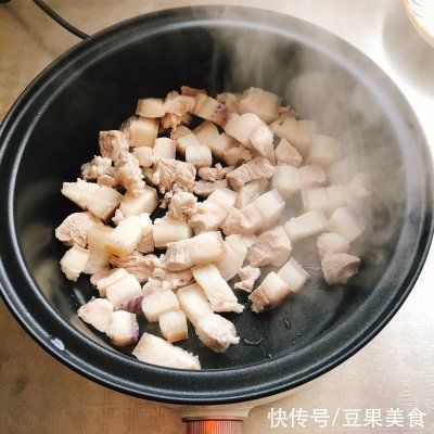 家常红烧肉，做出来肥而不腻很简单，年夜饭桌上的一道硬菜，好吃