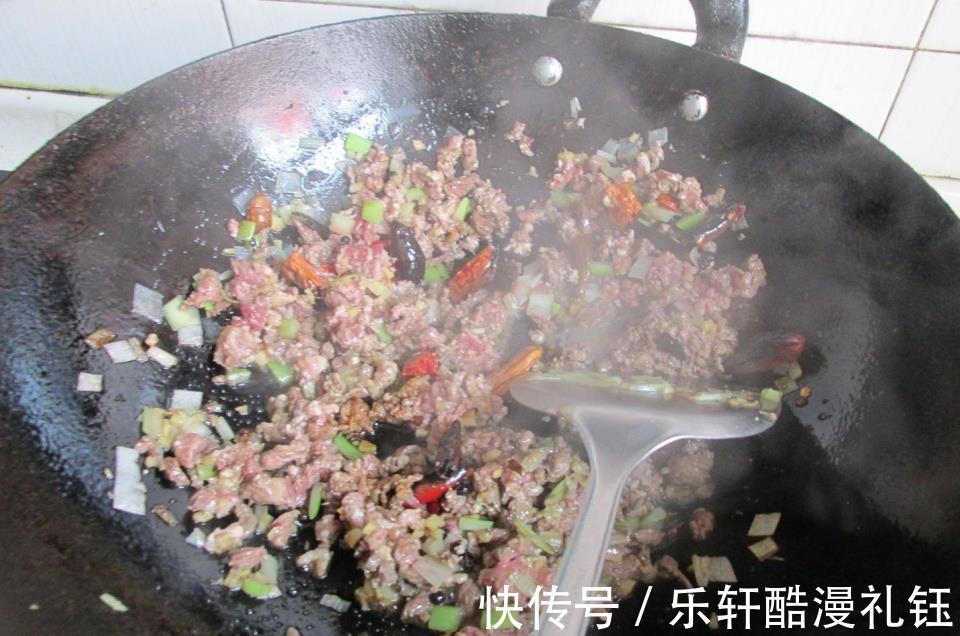 花生油|三伏天,不管有钱没钱,也别错过这肉,好吃不上火,比牛羊肉都好
