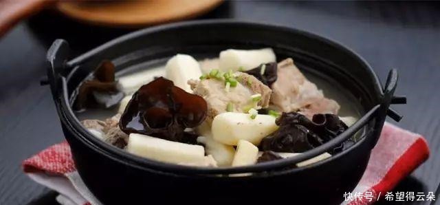 天冷了,多给家人喝这汤,上锅炖一炖,暖胃养胃,天越冷越要多喝