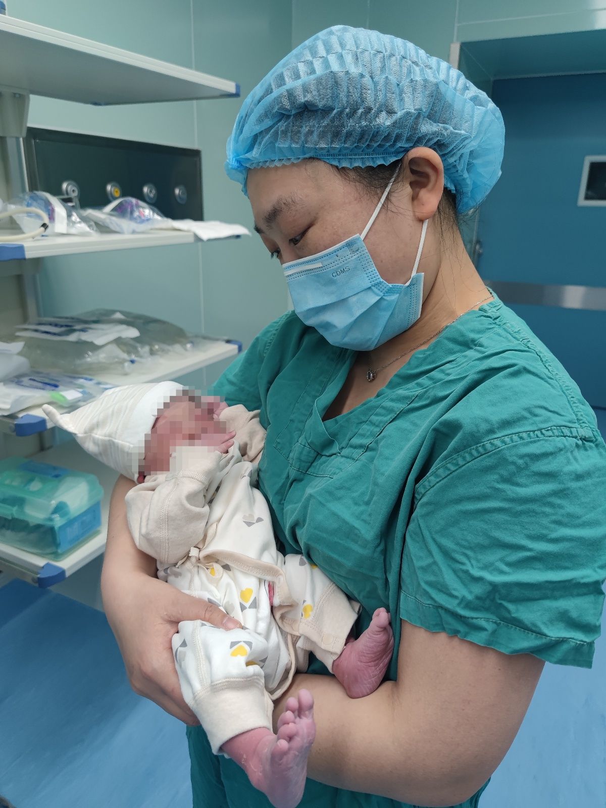 曹波|?“初生”的喜悦！ 三六三医院犀浦院区迎来首个新生儿降生