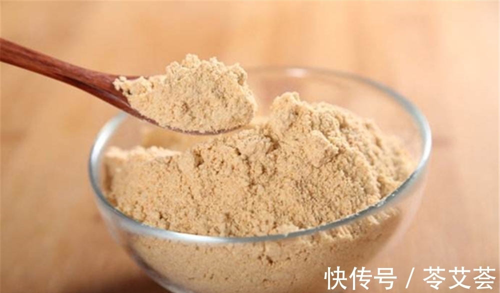 钓鲫鱼饵料配方:用这些“炒货”做饵料,大鲫鱼越钓越多!