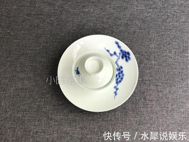 如何把红茶泡得又香又甜呢这五招基础泡茶技巧，可要多留意了