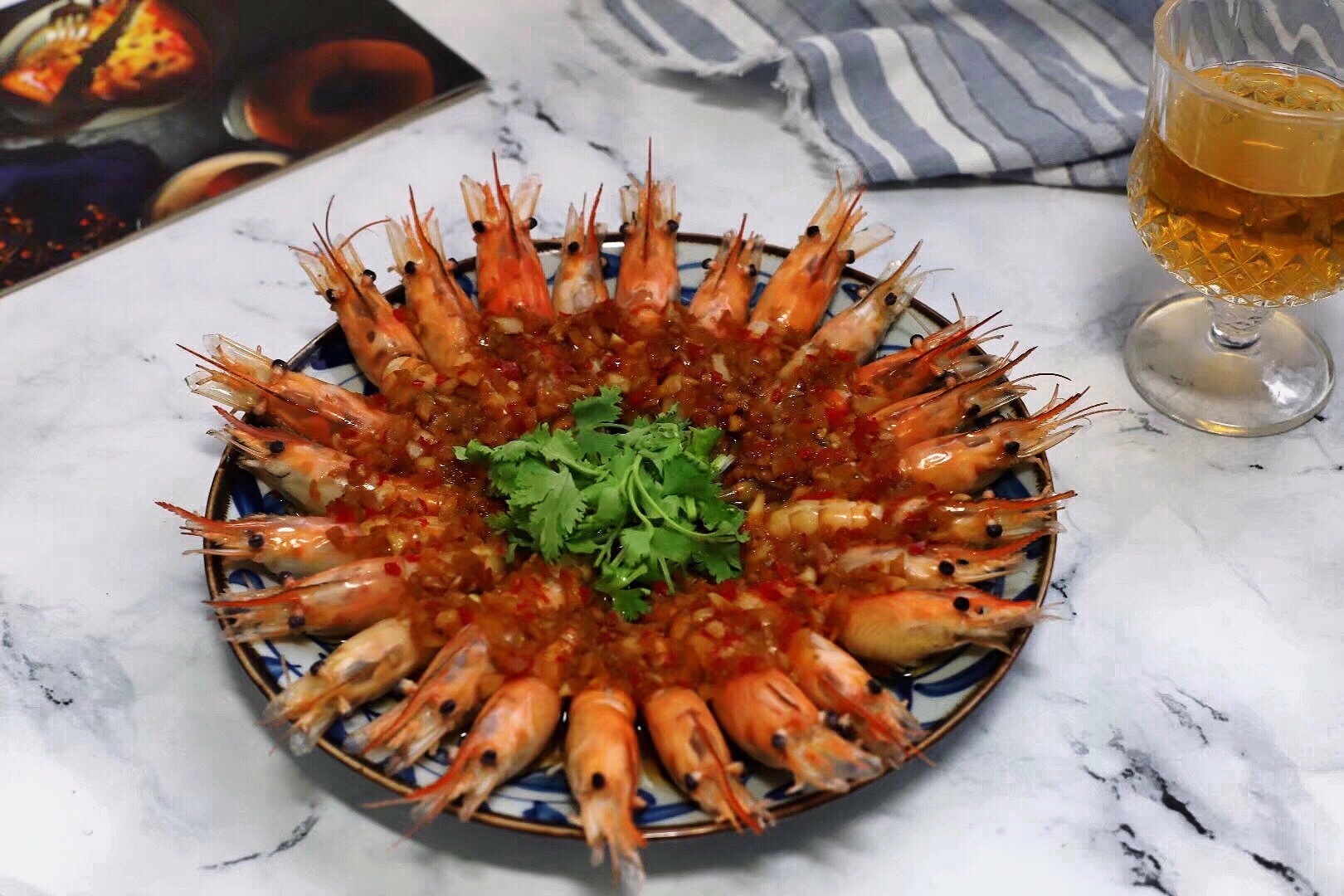 高颜值的蒜蓉粉丝蒸虾，一分钟入味，好看又好吃