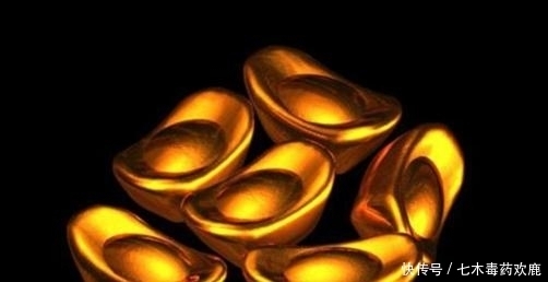 老农挖出9公斤黄金,旁边还有一“破壶”,专家:壶才价值连城