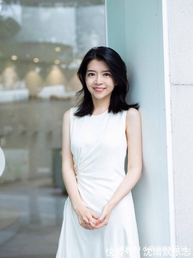 有气质 今夏不流行裙子配高跟鞋了,这样搭才是真的美,像三木一样有气质