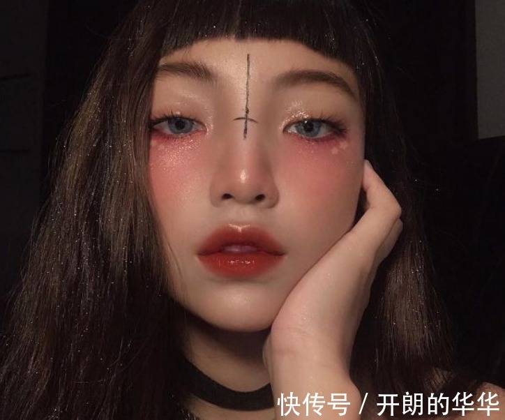 属相女|“狐狸精转世”的属相女，不但长得好看有气质，还懂得打扮自己