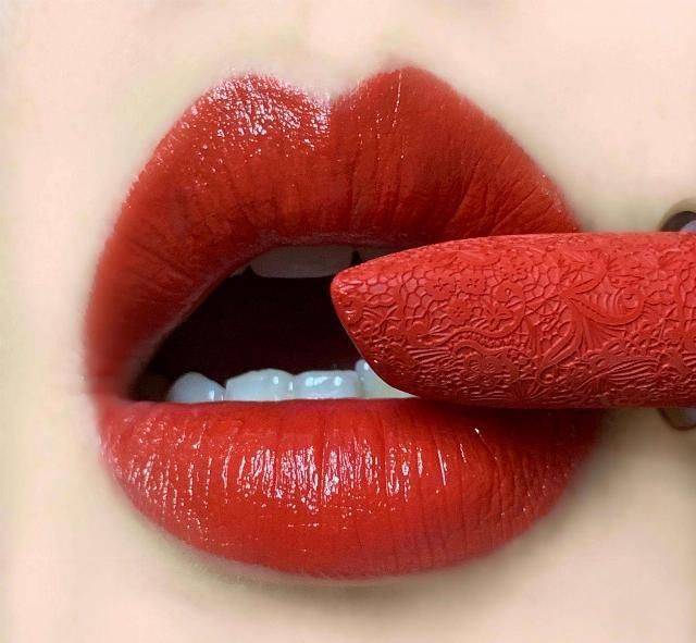 “中国风妆”火了,浓眉大眼红唇,尽显女性的传统美,明星都化了